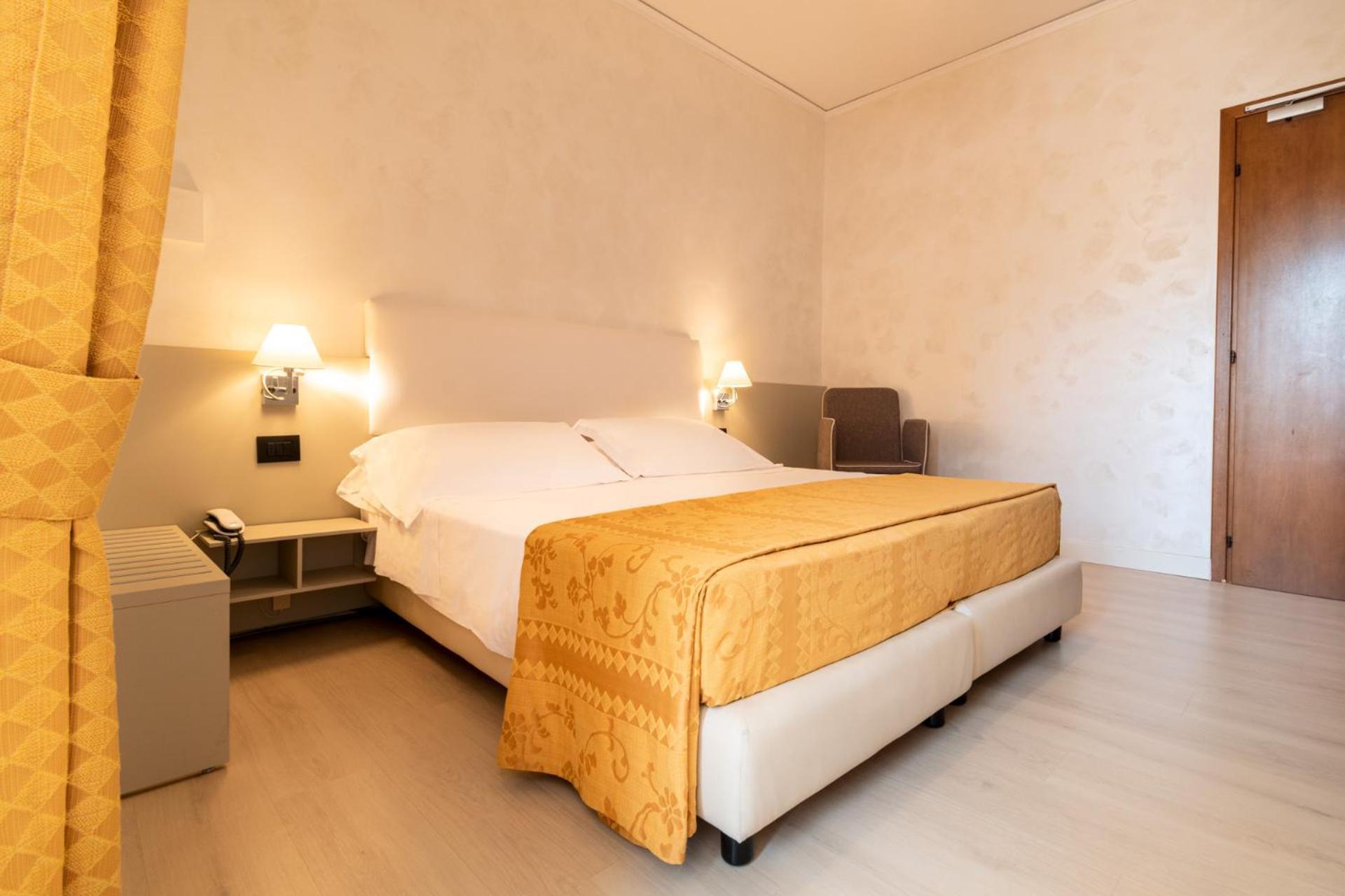 Continental B&B City Hotel Bibione Oda fotoğraf
